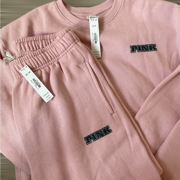 VS PINK Limited Edition Chalk Rose Set! - Picture 2 of 3